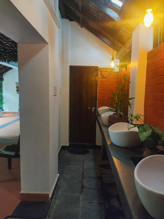 Kayyalas Courtyard Thrissur Bagian luar foto